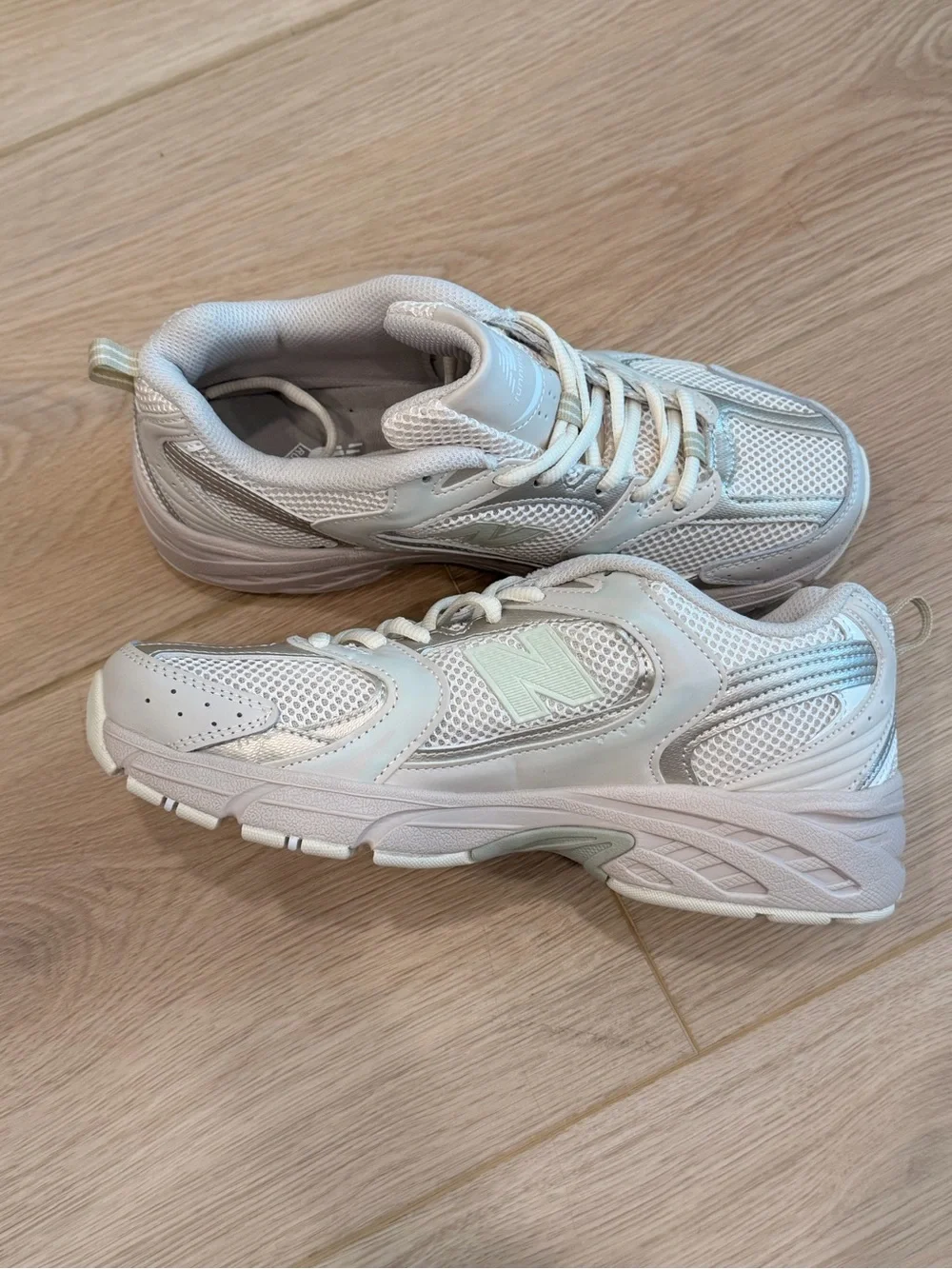 NEW New Balance 530 Moonbeam / Sea Salt Sneakers